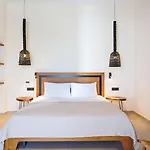 Kouros Blanc & Hotel