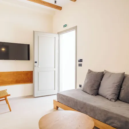 Kouros Blanc & Pounda