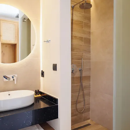 Kouros Blanc & Hotel 5*