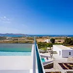Kouros Blanc & Hotel Pounda