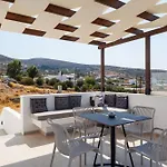 Kouros Blanc & Hotel Pounda