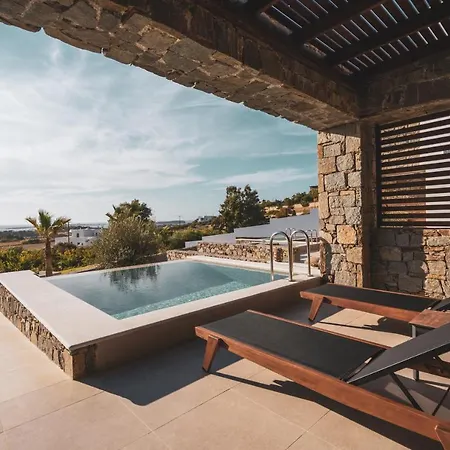 Kouros Blanc & Hotel Pounda