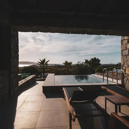 Kouros Blanc & Hotel