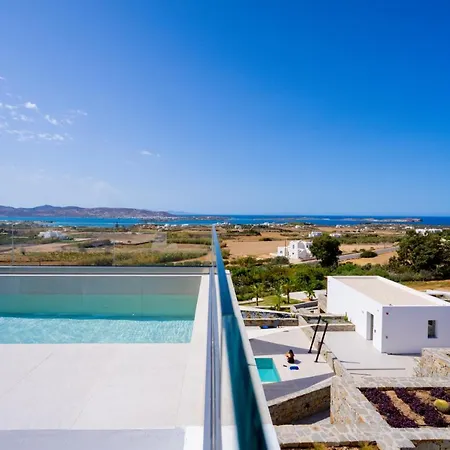 Kouros Blanc & Hotel Pounda
