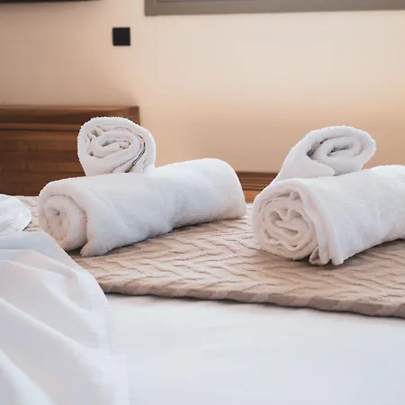 Kouros Blanc & Hotel Pounda