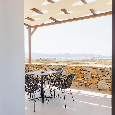 Kouros Blanc & Hotel Pounda