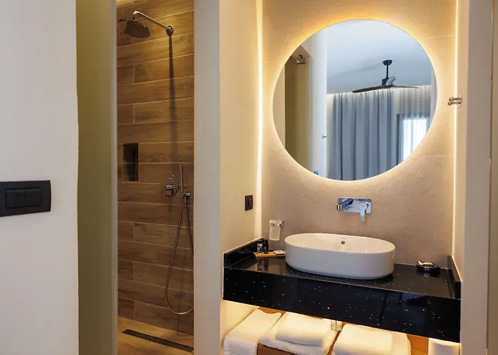 Kouros Blanc & Ξενοδοχείο